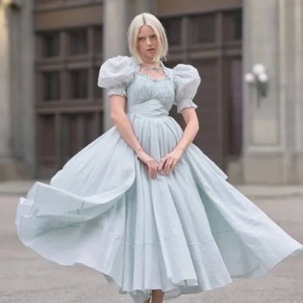 Women's Selkie Portrait of a Lady Gown in Teardrop Light Blue Medium - Picture 2 of 8